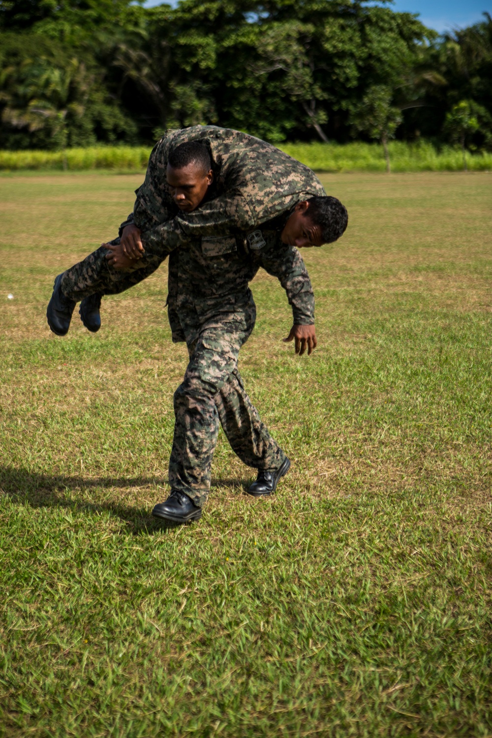 US Marines share training with Hondurans