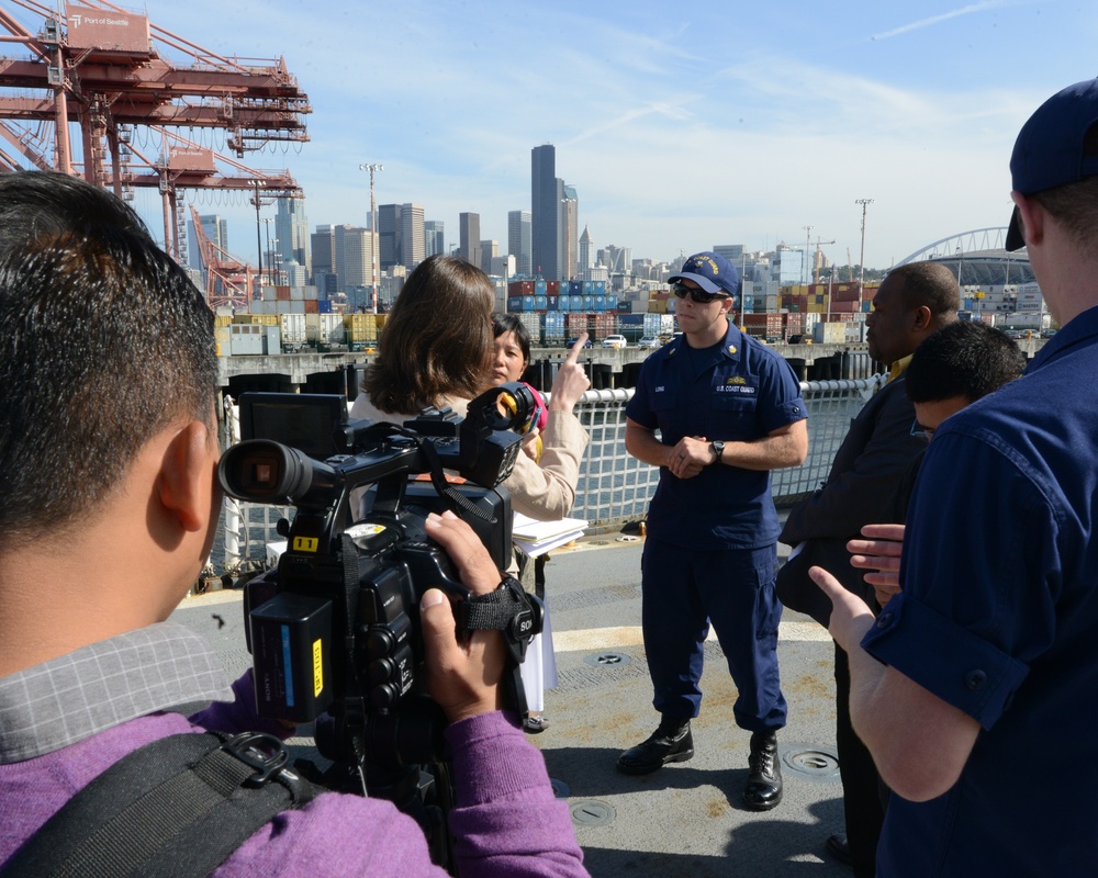Coast Guard hosts international media in Seattle