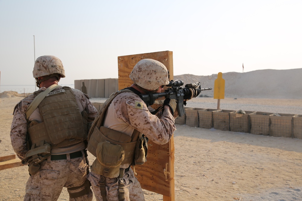 MWSS-371 Security Forces Refine Combat Skills During Live-Fire Range