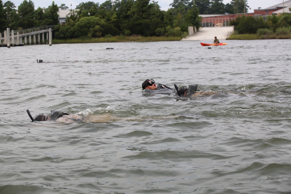 2nd Recon Bn. prepares for Marine Combatant Diver Course