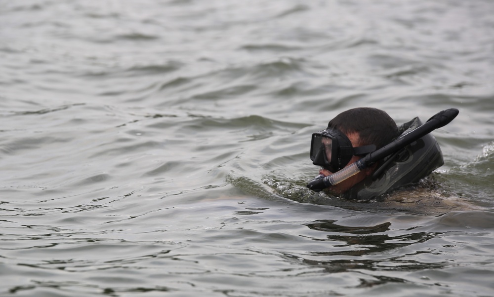 2nd Recon Bn. prepares for Marine Combatant Diver Course