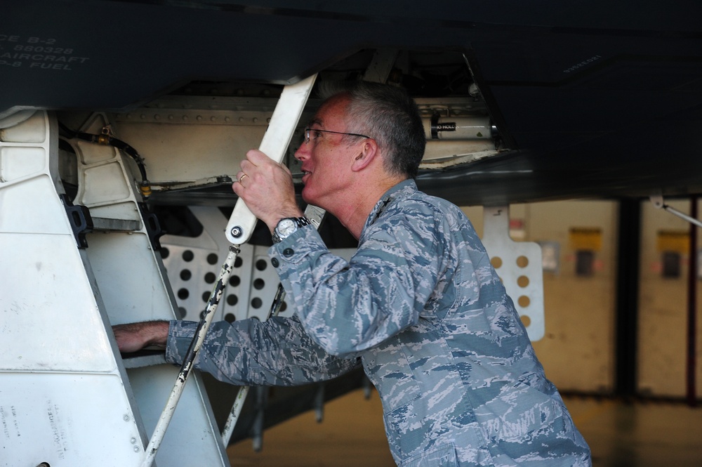 Gen. Paul J. Selva visits Team Whiteman
