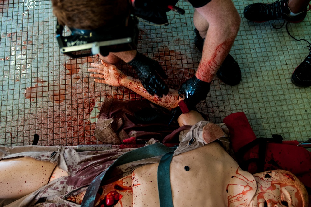 Lincoln Sailor completes SAR evaluation