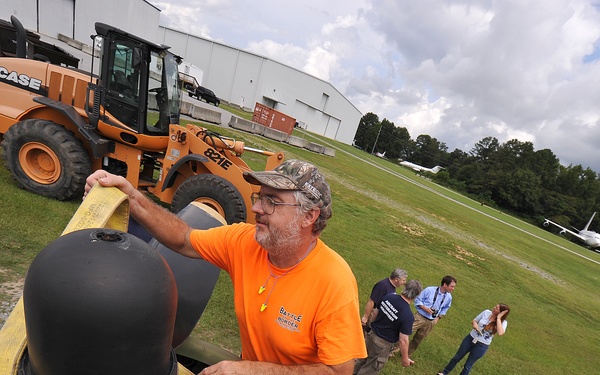 B-17 arrives at Robins MOA