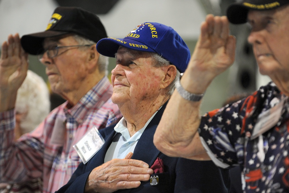 Reception honors B-17 crew veterans