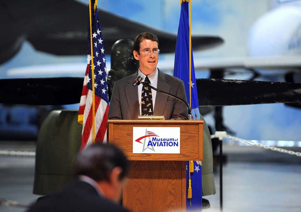 Reception honors B-17 crew veterans