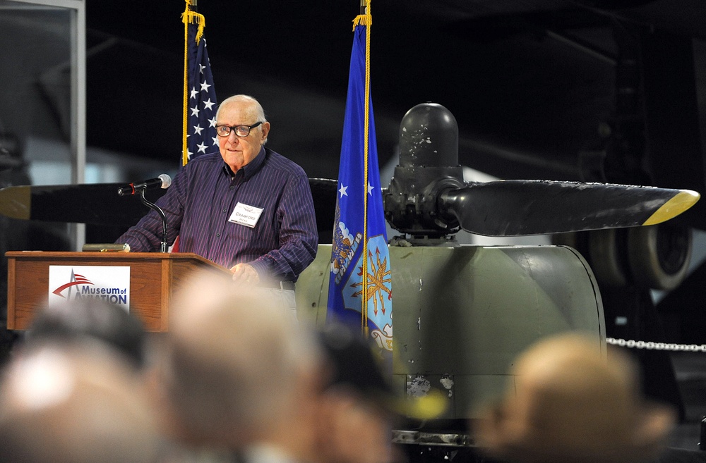 Reception honors B-17 crew veterans