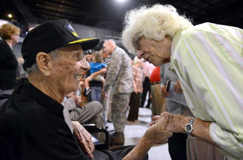 Reception honors B-17 crew veterans