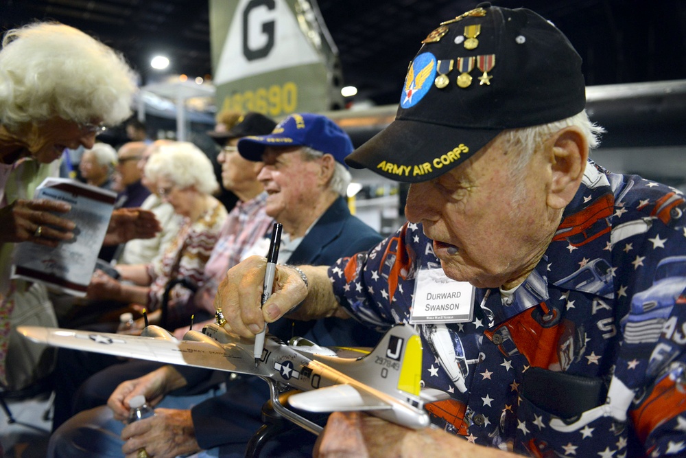 Reception honors B-17 crew veterans