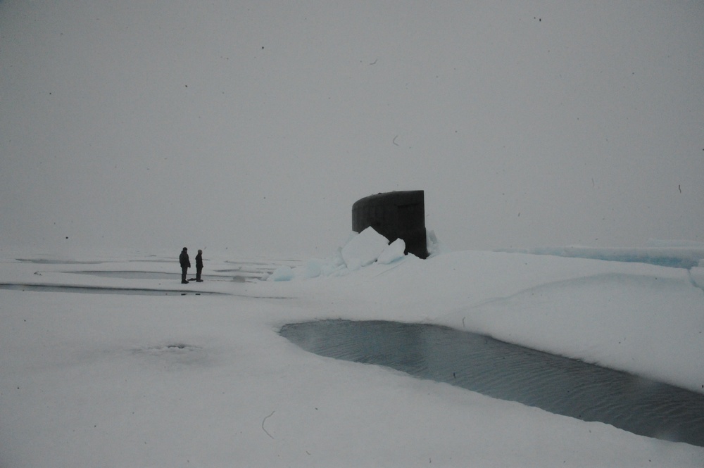 USS Seawolf in the North Pole