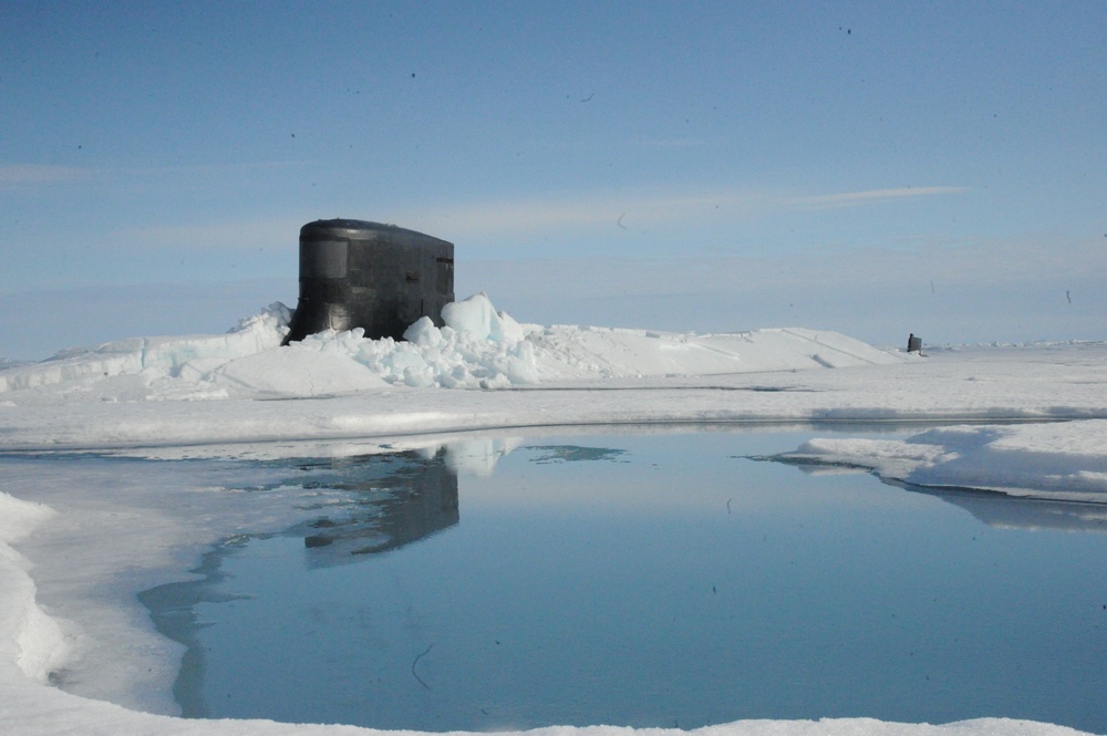 USS Seawolf in the North Pole