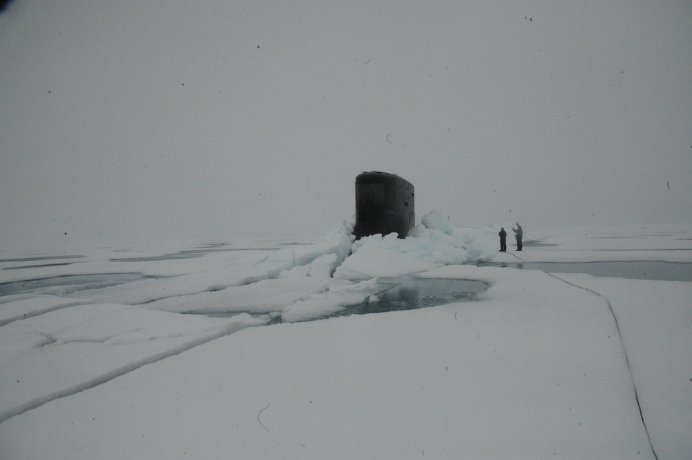 USS Seawolf in the North Pole