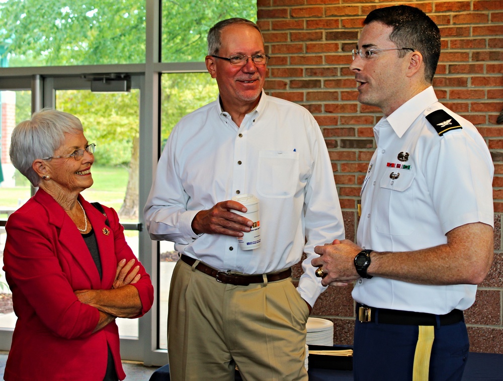 Army Corps of Engineers, Baltimore District commander speaks with Sen. Eckardt at Maryland hatchery