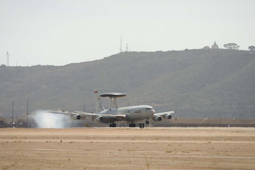 513th Air Control Group flies in Joint Task Force Exercise 2015