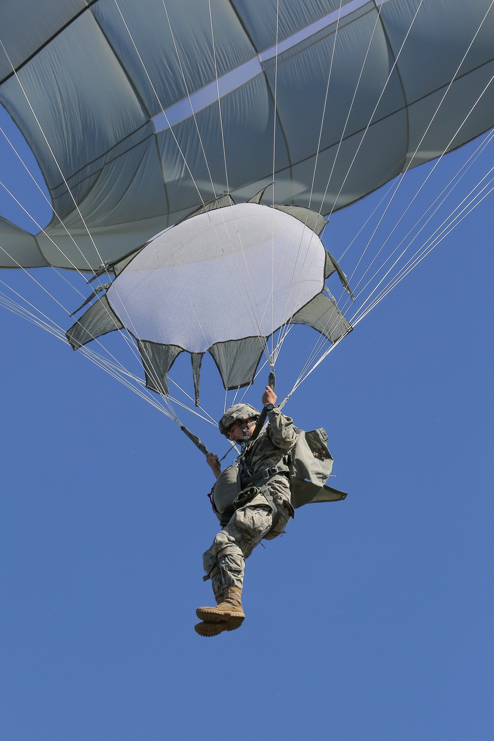 JGSDF, USARAK, RAAF, USAF conduct joint jump training for Pacific Airlift Rally 2015