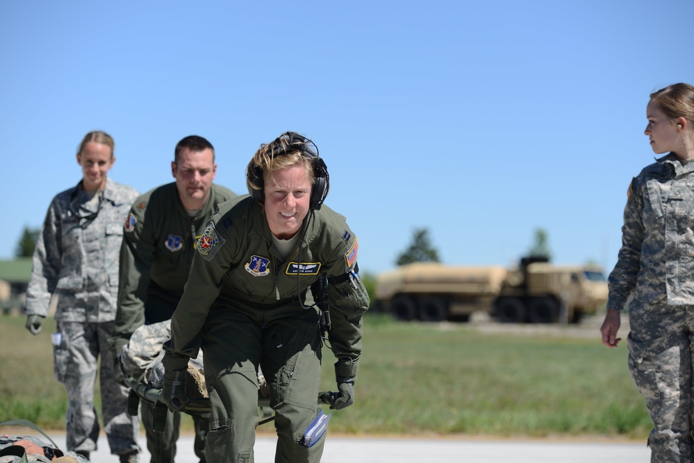Guard aeromedical teams strengthen skills during Vigilant Guard