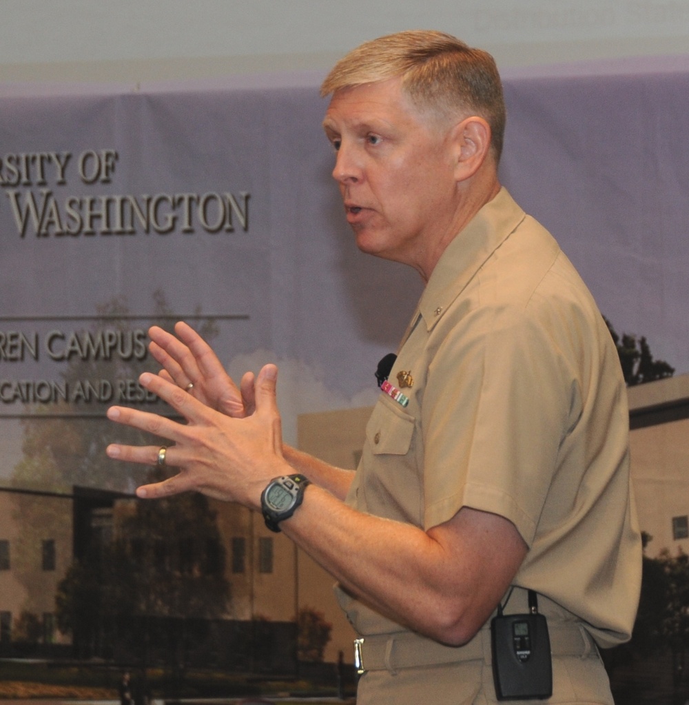 NSWC commander inspires innovators at Unmanned Systems Integration Workshop and Technical Exchange