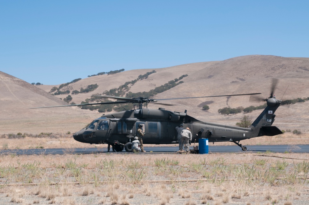 1-140th Aviation conducts air assault with 1-184th Infantry