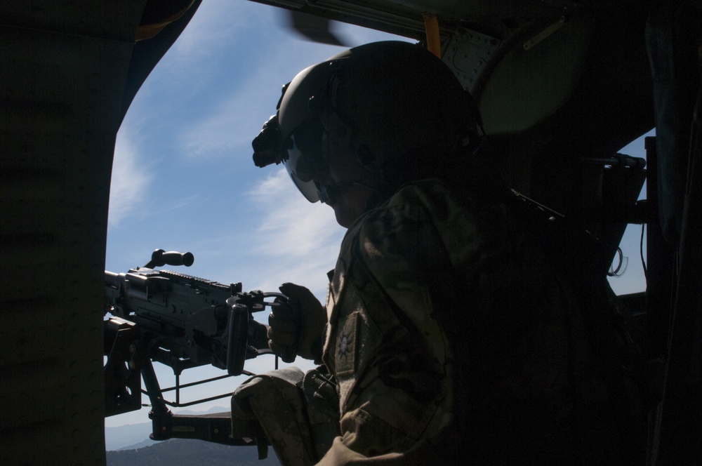 1-140th Aviation conducts air assault with 1-184th Infantry