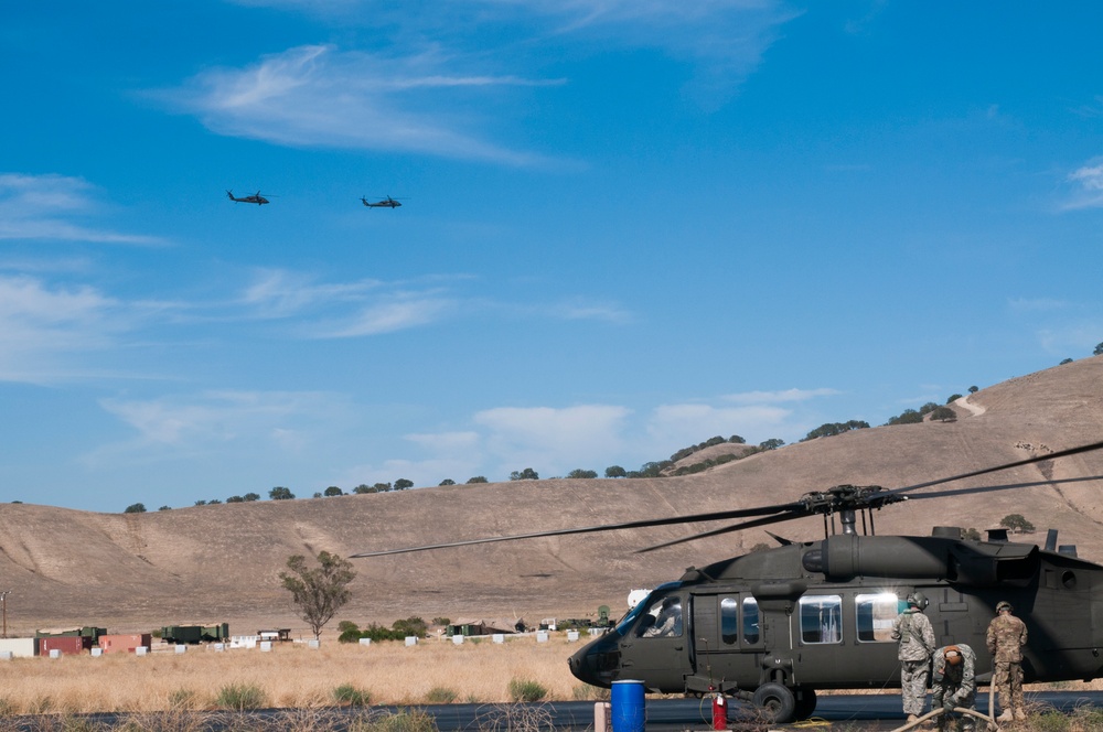 1-140th Aviation conducts air assault with 1-184th Infantry