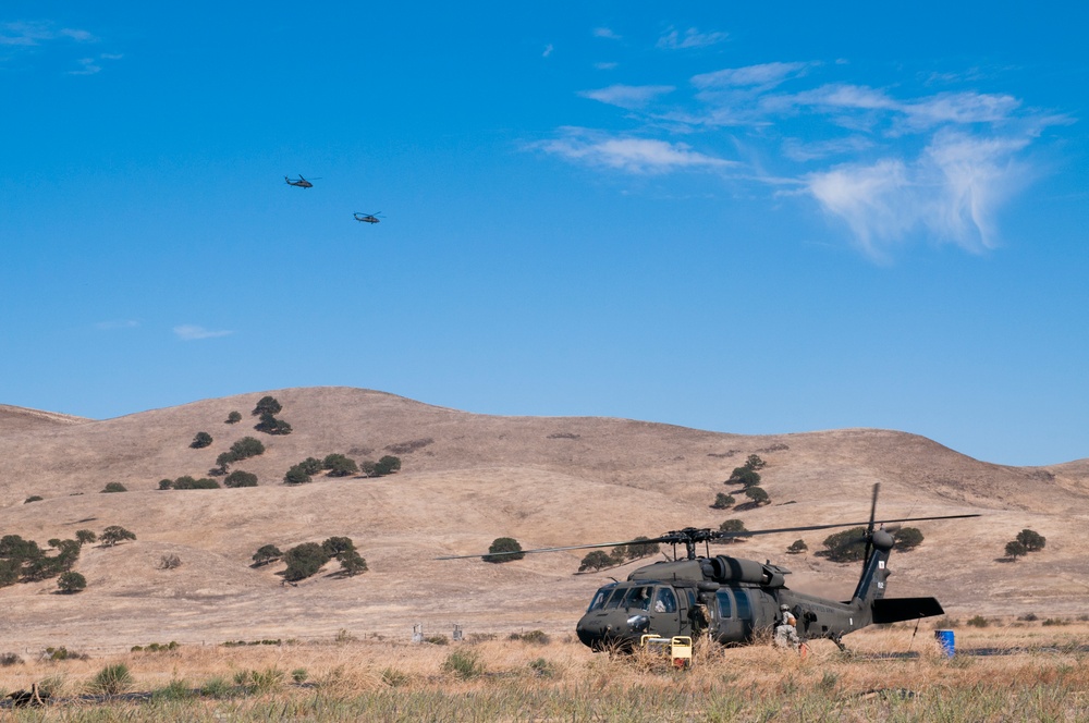 1-140th Aviation conducts air assault with 1-184th Infantry