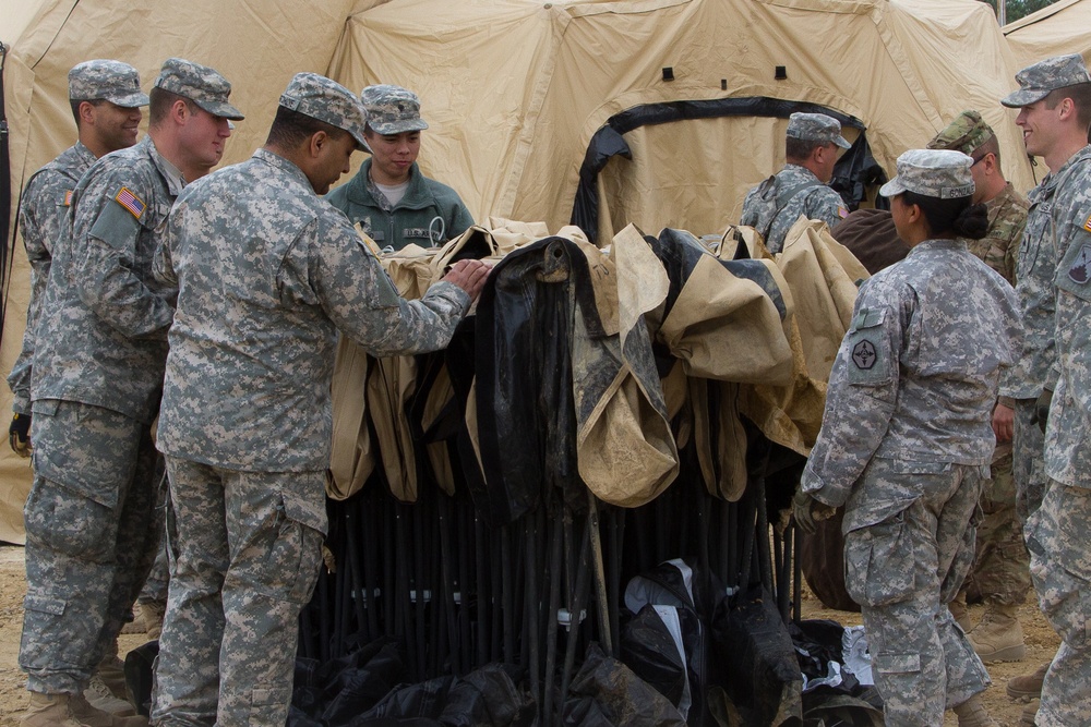 dvids-images-364th-esc-takes-down-a-tent-image-2-of-4