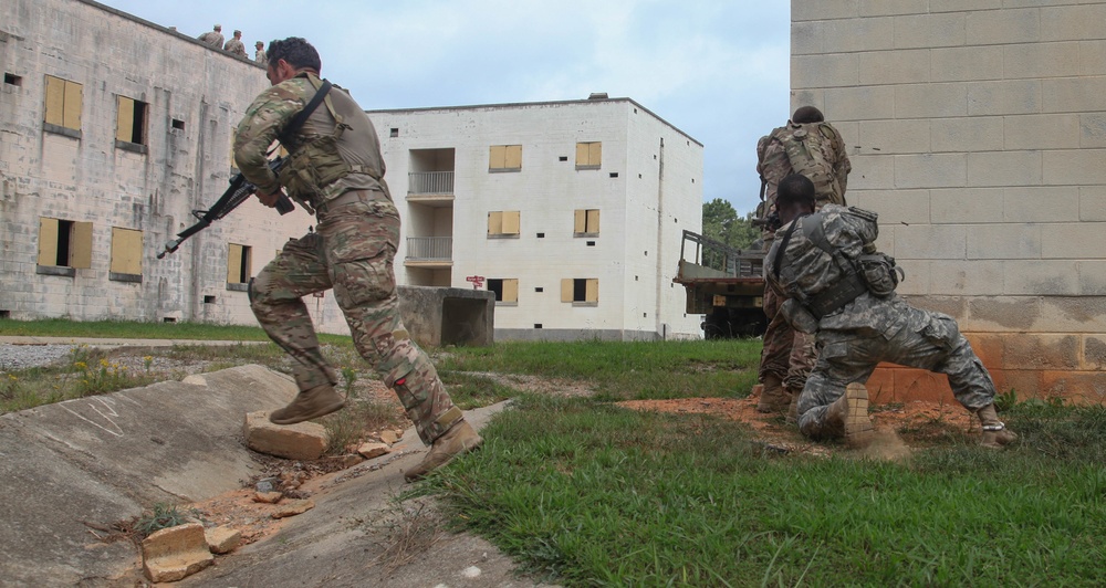 8th Military Information Support Group (Airborne) Soldiers learn leadership, tactics and teamwork