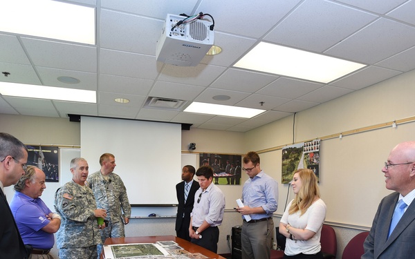 Chicago Army Reserve units welcome Congressional Staff Delegation