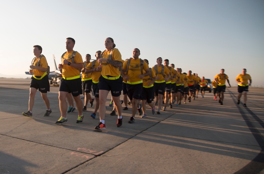 3D MAW Commanding General and Assistant Wing Commander take U.S. Navy Chief Selectees for a run at Mirarmar