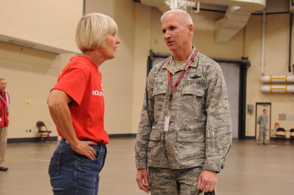 Distinguished visitors observe 55th Civil Support Team (CST) during Vigilant Guard 2015 (VG15)