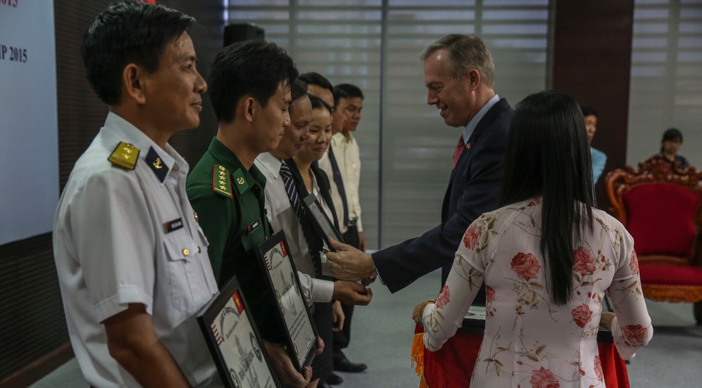 US and Vietnamese leaders celebrate the conclusion of the Pacific Partnership mission in Vietnam
