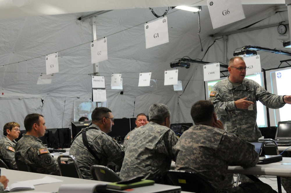 364th ESC command staff increases expertise during training exercise