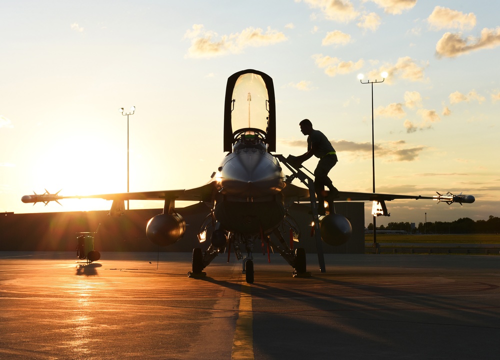 180th Fighter Wing night flying tour