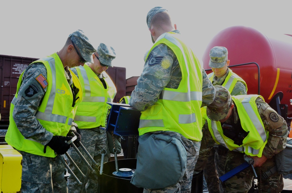 Iowa National Guard Civil Support Team trains in Vigilant Guard 2015