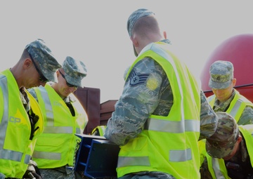 Iowa National Guard Civil Support Team trains in Vigilant Guard 2015