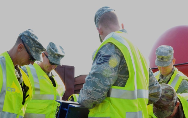 Iowa National Guard Civil Support Team trains in Vigilant Guard 2015