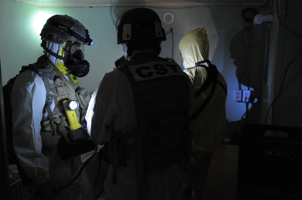 55th Civil Support Teams (CST) performs radiological search aboard ship for exercise Vigilant Guard 2015
