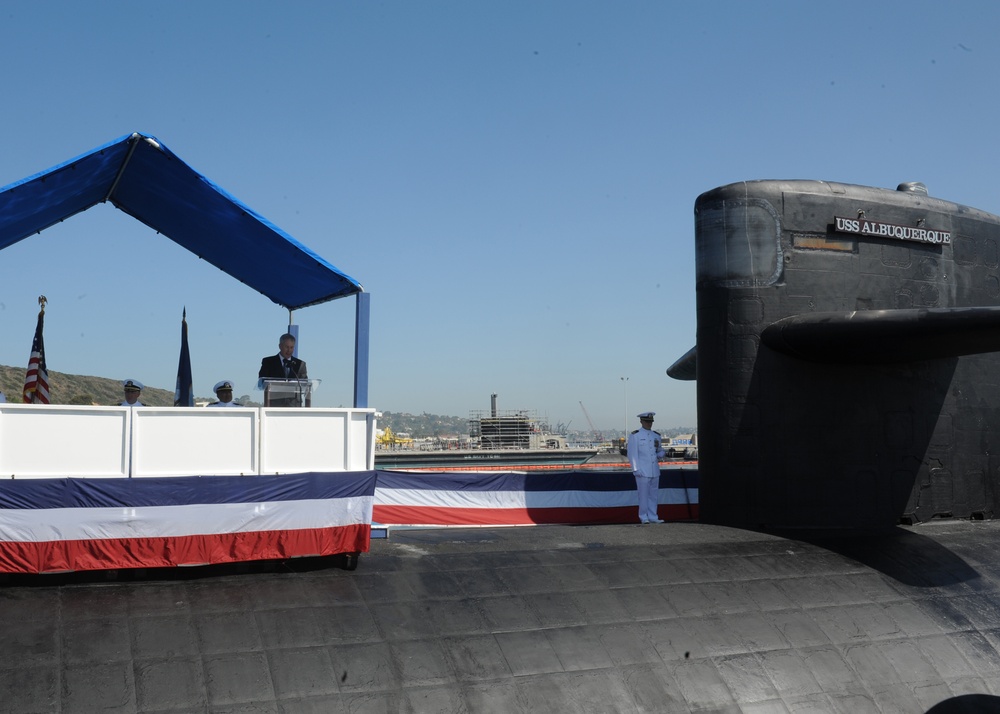 USS Albuquerque (SSN 706) holds Change of Command