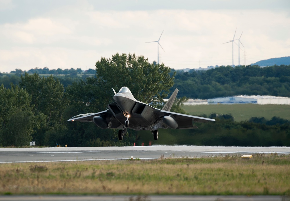 F-22 Raptors arrive in Europe