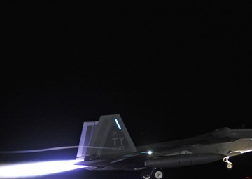 Tyndall F-22 Raptors deploy to Europe