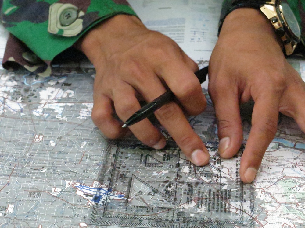 Hawaii Army National Guard engages knowledge and experiences with Indonesian NCOs