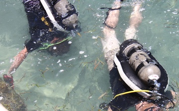 Army divers partner with Coast Guard in support of Saipan recovery