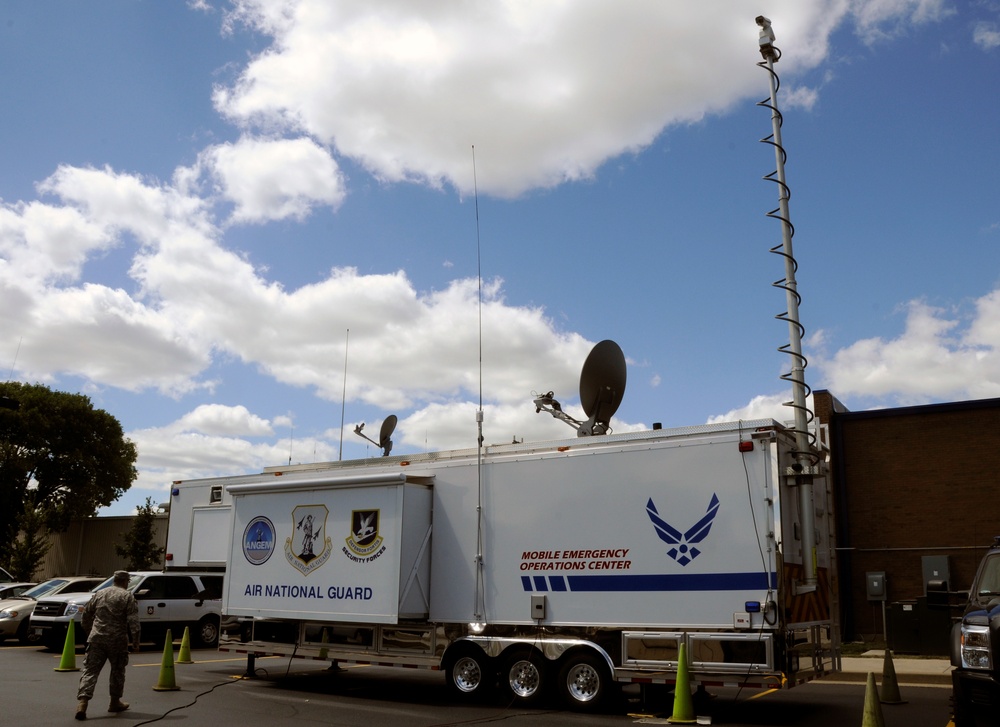 Illinois National Guard Prairie Assurance 2015 communications exercise