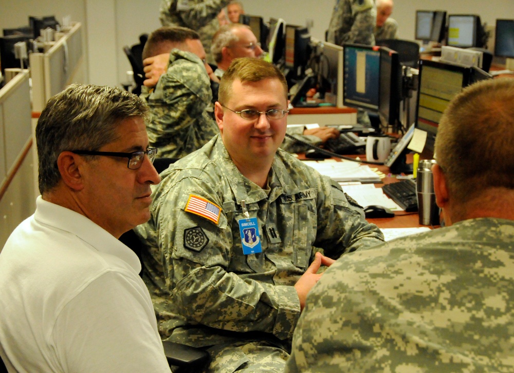 Illinois National Guard hosts visitors to Prairie Assurance 2015