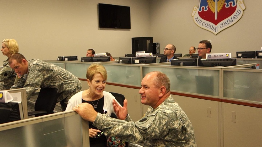 Illinois National Guard hosts visitors to Prairie Assurance 2015