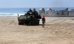 1st Marine Division demonstrates its amphibious capabilities for the Secretary of Defense