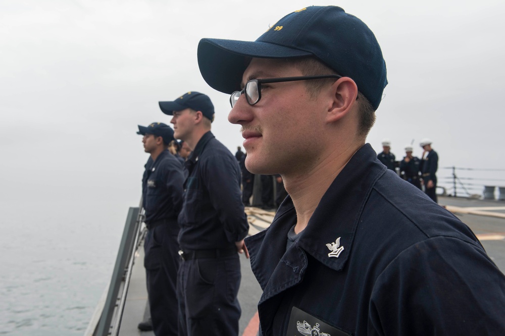 USS Farragut departs Salalah