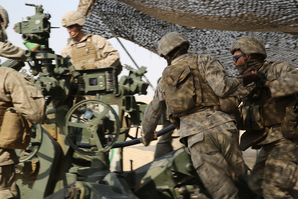 SPMAGTF-CR-CC/15th MEU integrate Fire Support for training in CENTCOM