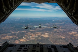 US Marines fuel Spanish fighters mid-flight