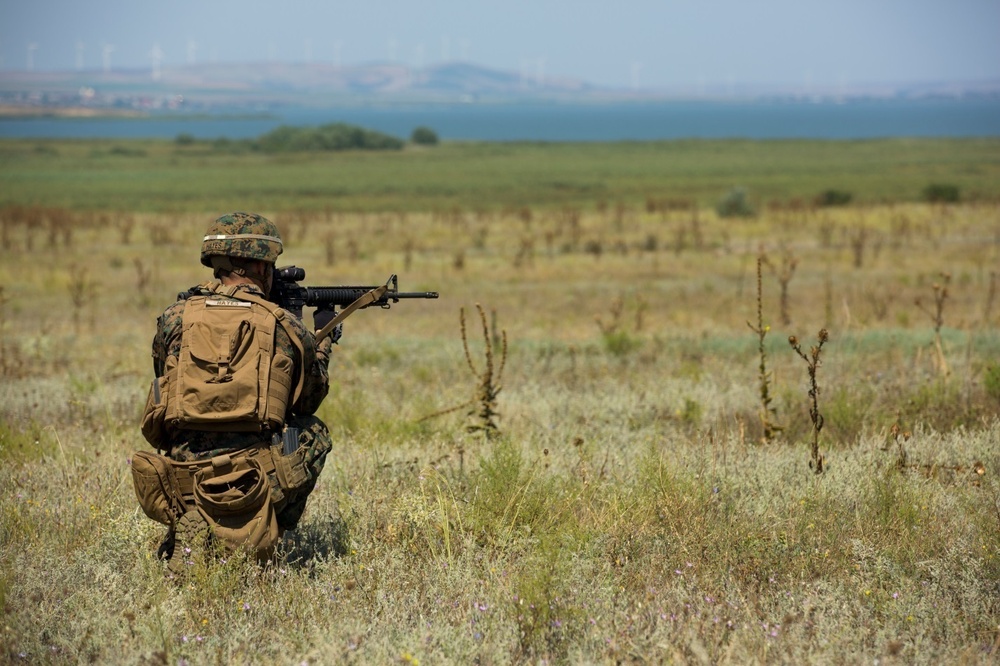 US Marines take aim on Romanian grasslands
